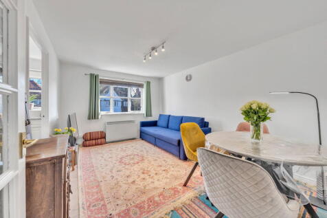 Upton Close, London NW2 1 bed flat for sale