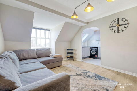 Stafford Green, Basildon SS16 2 bed flat for sale