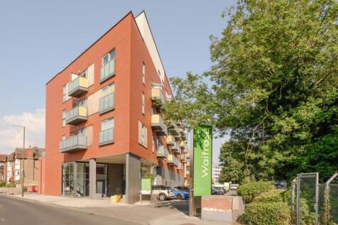 West Barnes Lane, London SW20 2 bed flat for sale