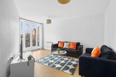 Streatham High Road, London SW16 2 bed flat for sale