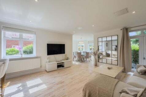 Glanville Mews, Stanmore HA7 1 bed apartment for sale