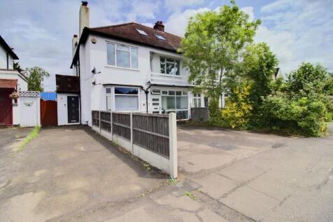 Southend Arterial Road, Hornchurch RM11 3 bed maisonette for sale