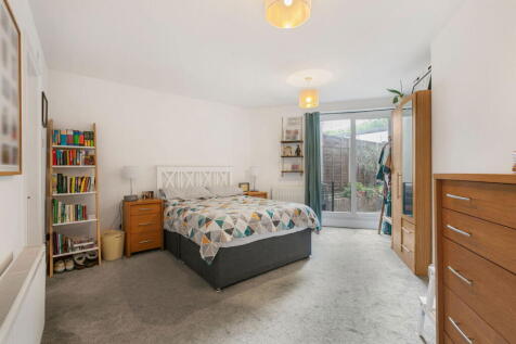 Eardley Road, London SW16 2 bed flat for sale