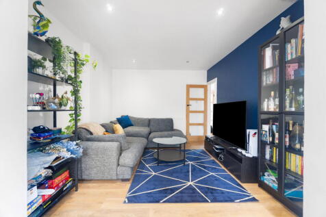 2 bedroom maisonette for sale