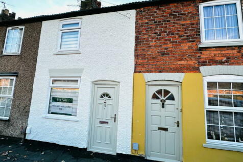 2 bedroom terraced house for sale