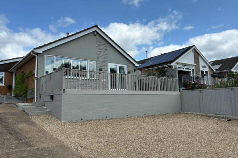 3 bedroom detached bungalow for sale