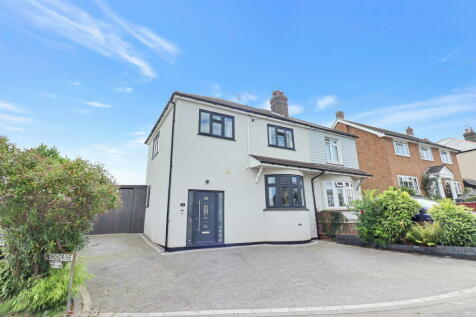 4 bedroom semi-detached house for sale