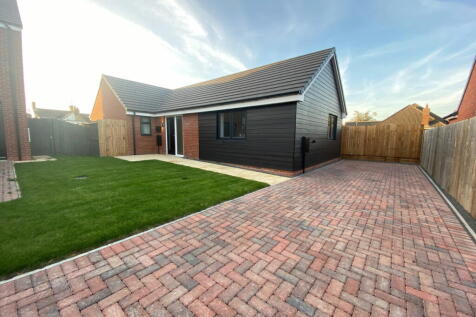 Spire View, PETERBOROUGH PE7 3 bed detached bungalow for sale