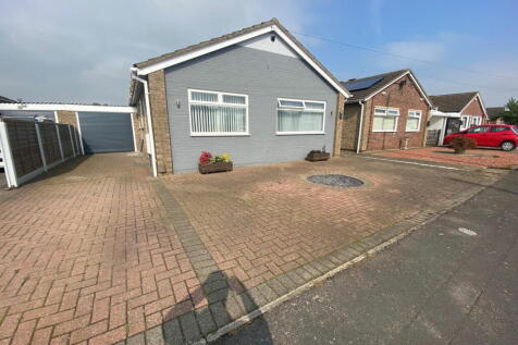 Curlew Close, Peterborough PE7 3 bed detached bungalow for sale