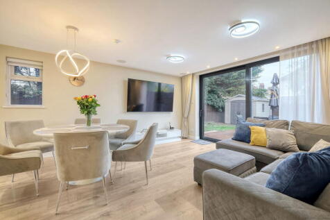 The Rookery, Grays RM20 5 bed end of terrace house for sale
