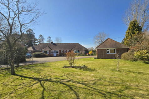 The Turnpike, Norwich NR16 4 bed chalet for sale