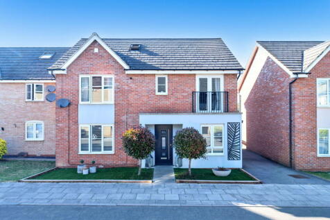 5 bedroom detached house for sale