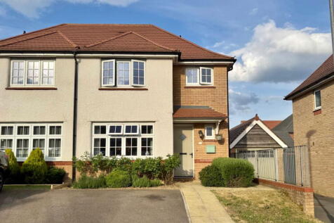 Mallard Crescent, Luton LU1 3 bed semi