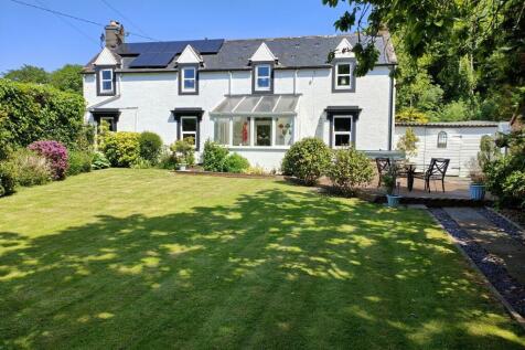 4 bed detached house