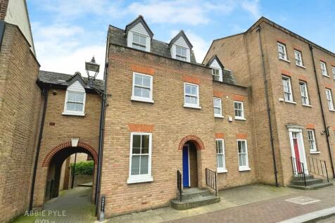 High Street, Rochester ME1 5 bed terraced house for sale