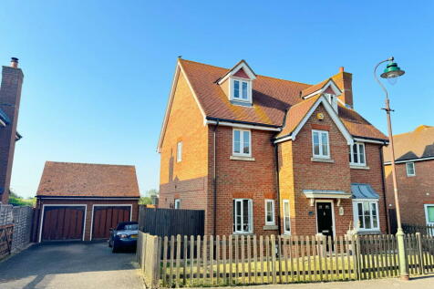 6 bedroom detached house for sale