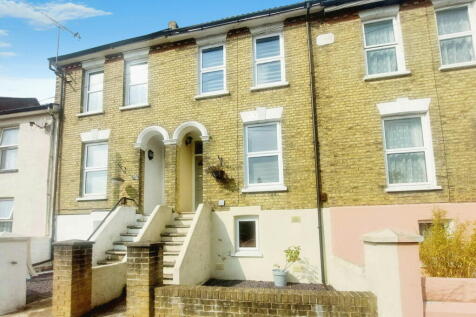 Gordon Road, Rochester ME2 2 bed terraced house for sale