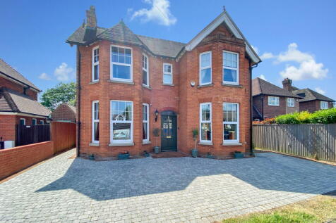 Upper Queens Road, Ashford TN24 4 bed detached house for sale