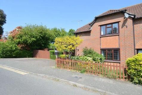 Low Meadow, Rochester ME2 2 bed terraced house for sale