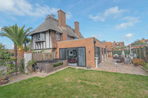 Canterbury Road, Margate CT9 6 bed detached house for sale