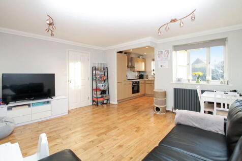 London Road, Romford RM7 2 bed apartment for sale