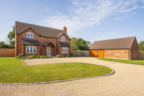 Buckingham Road, Aylesbury HP22 4 bed detached house for sale