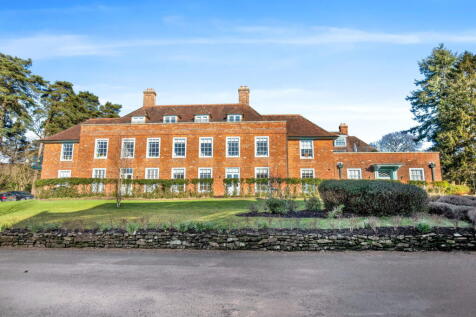 MIDHURST GU29 3 bed apartment for sale