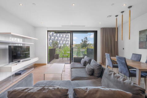 London SW11 2 bed apartment for sale