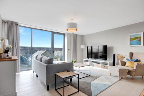 London KT1 3 bed apartment for sale