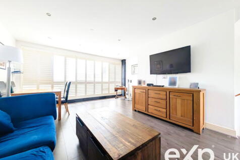 Saxons Drive, Maidstone ME14 3 bed townhouse for sale