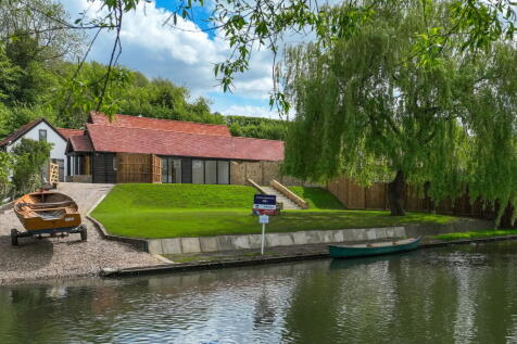 Springwell Lane, Rickmansworth WD3 4 bed barn conversion for sale