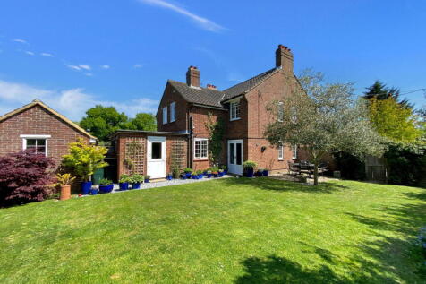 Bethersden Road, Ashford TN27 2 bed semi