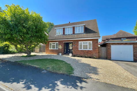 Cheshunt Close, Gravesend DA13 3 bed detached house for sale
