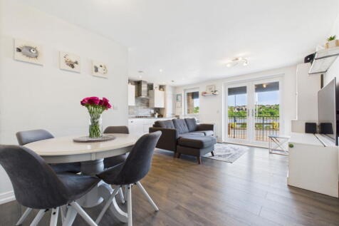 1 Knights Templar Way, Rochester ME2 2 bed apartment for sale