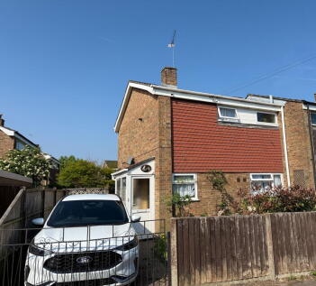 Bardsley Drive, Farnham GU9 2 bed end of terrace house for sale