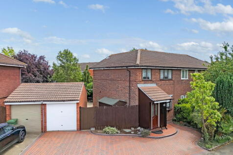 3 bedroom semi-detached house for sale