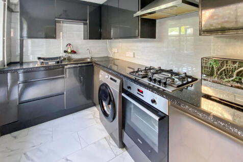 Church Road, Ashford TN24 2 bed terraced house for sale