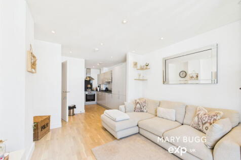 Burgess Springs, Chelmsford CM1 1 bed apartment for sale