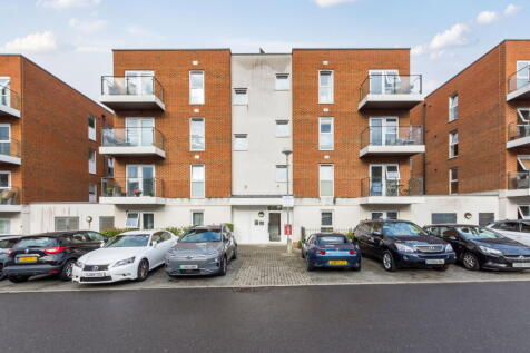 Alcock Crescent, Crayford DA1 2 bed apartment for sale