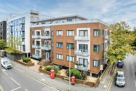 Homesdale Road, Bromley BR2 2 bed flat for sale