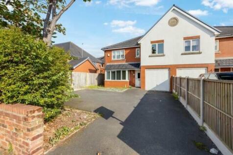 Windermere Road, Blackpool FY4 4 bed semi