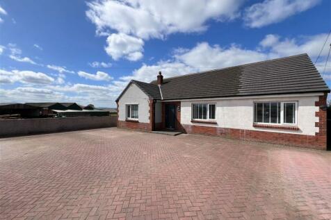 4 bedroom detached bungalow for sale