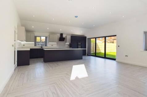 Crewe Road, Crewe CW2 2 bed detached bungalow for sale