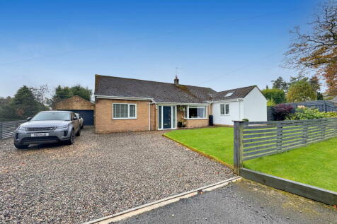 4 bedroom detached bungalow for sale