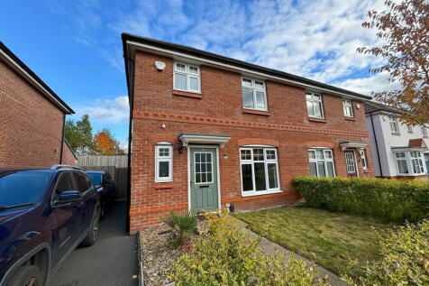 3 bedroom semi-detached house for sale