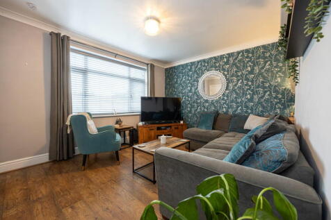Baycroft Grove, Manchester M23 4 bed terraced house for sale