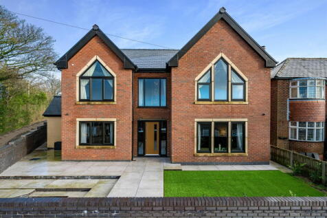 5 bedroom detached house for sale