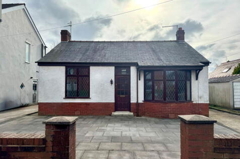 Chapel Lane, Preston PR4 2 bed detached bungalow for sale