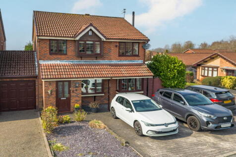 4 bedroom link detached house for sale