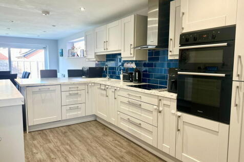 Beacon Drive, Preston PR3 3 bed end of terrace house for sale